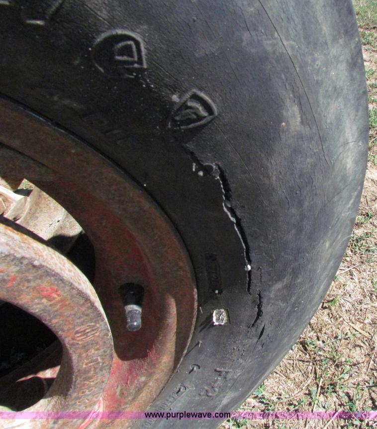 image for item N9155 Farmall 400 tractor