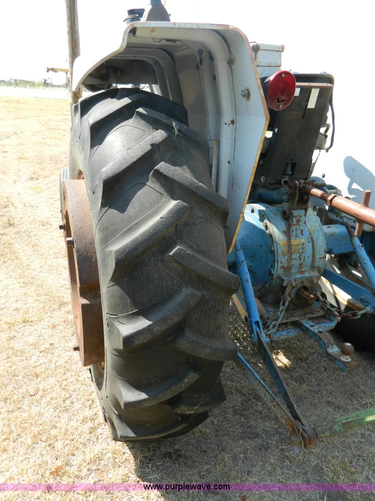 image for item T9401 1978 Ford 3600 tractor