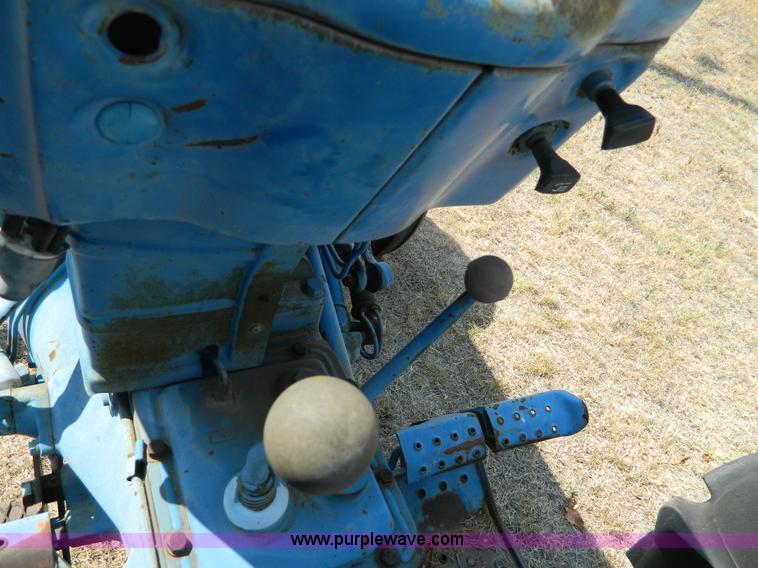 image for item T9401 1978 Ford 3600 tractor