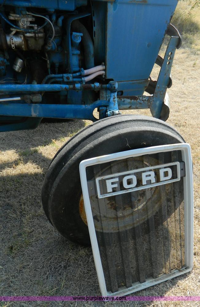 image for item T9401 1978 Ford 3600 tractor