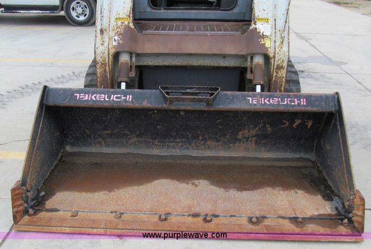 image for item A8460 2006 Takeuchi TL140 skid steer