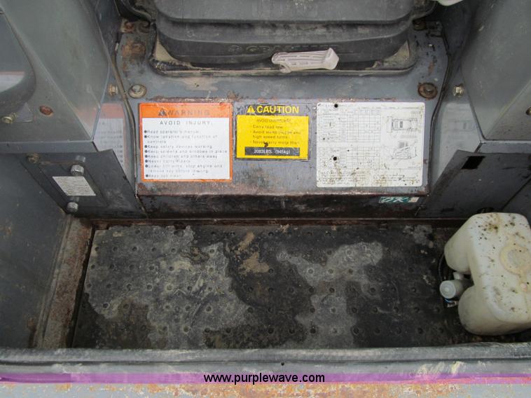 image for item A8460 2006 Takeuchi TL140 skid steer