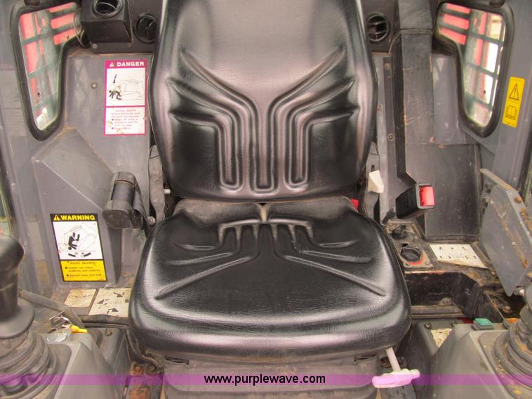 image for item A8460 2006 Takeuchi TL140 skid steer