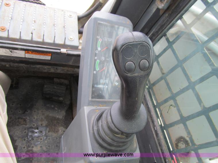 image for item A8460 2006 Takeuchi TL140 skid steer