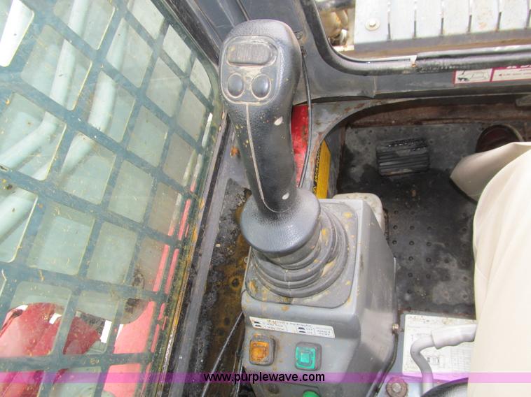 image for item A8460 2006 Takeuchi TL140 skid steer