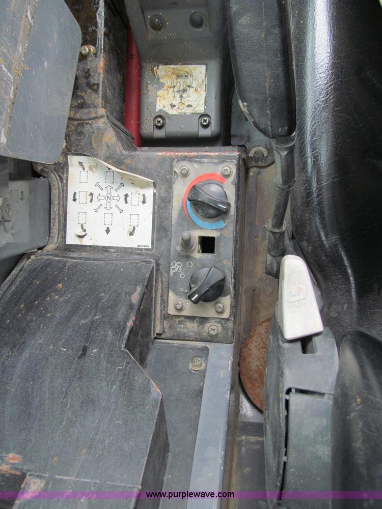 image for item A8460 2006 Takeuchi TL140 skid steer