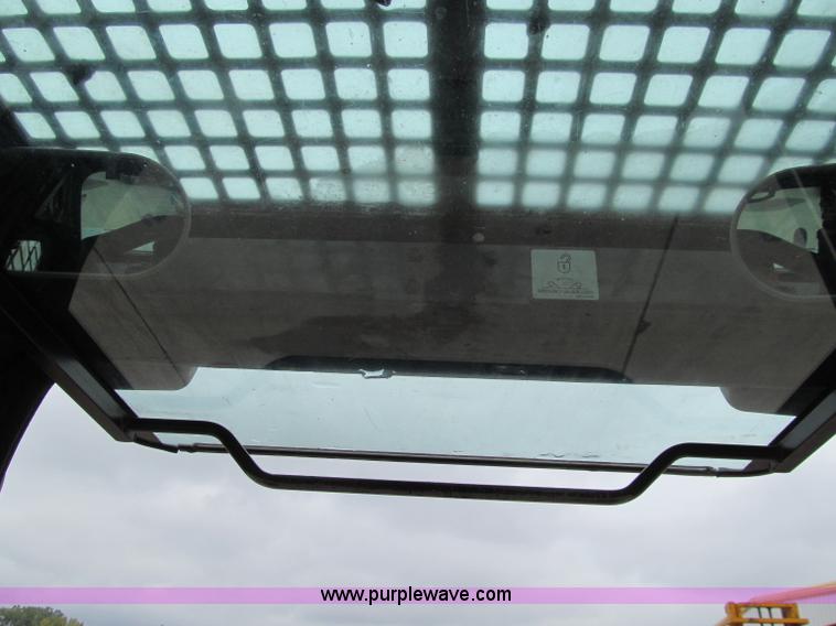 image for item A8460 2006 Takeuchi TL140 skid steer