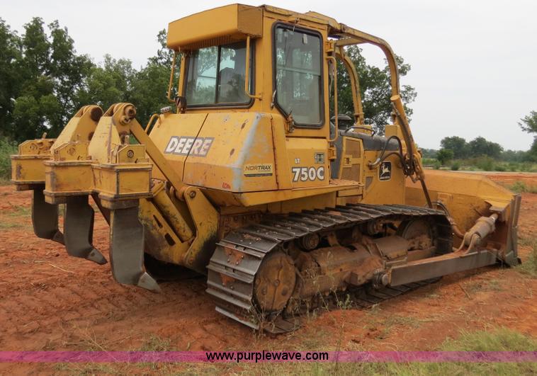 image for item B2474 1999 John Deere 750C LT Series II dozer