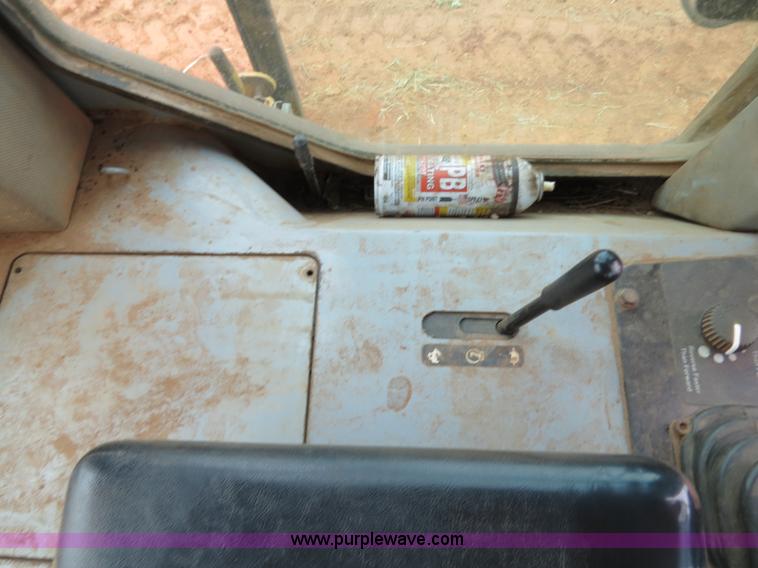 image for item B2474 1999 John Deere 750C LT Series II dozer