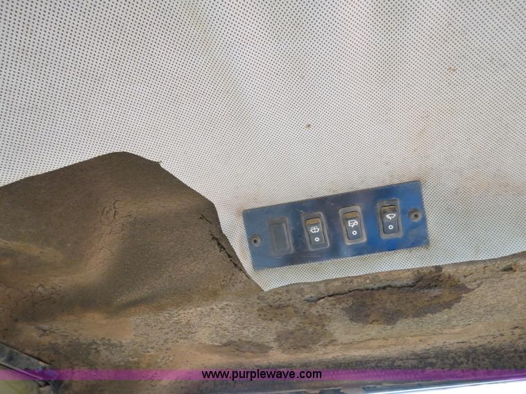 image for item B2474 1999 John Deere 750C LT Series II dozer