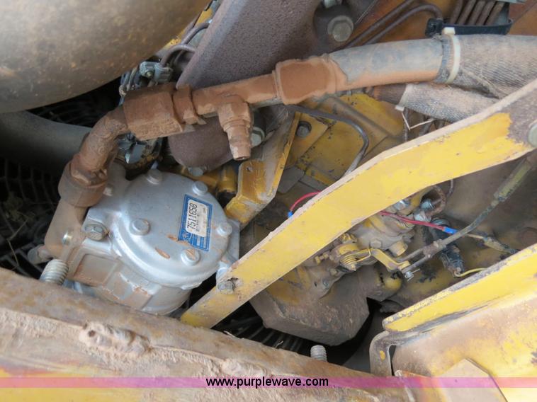 image for item B2474 1999 John Deere 750C LT Series II dozer