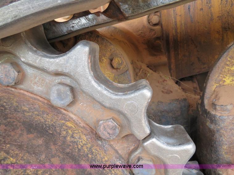 image for item B2474 1999 John Deere 750C LT Series II dozer