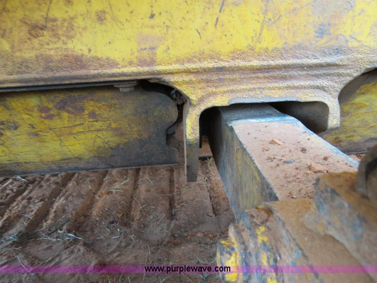 image for item B2474 1999 John Deere 750C LT Series II dozer