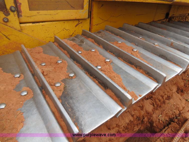 image for item B2474 1999 John Deere 750C LT Series II dozer