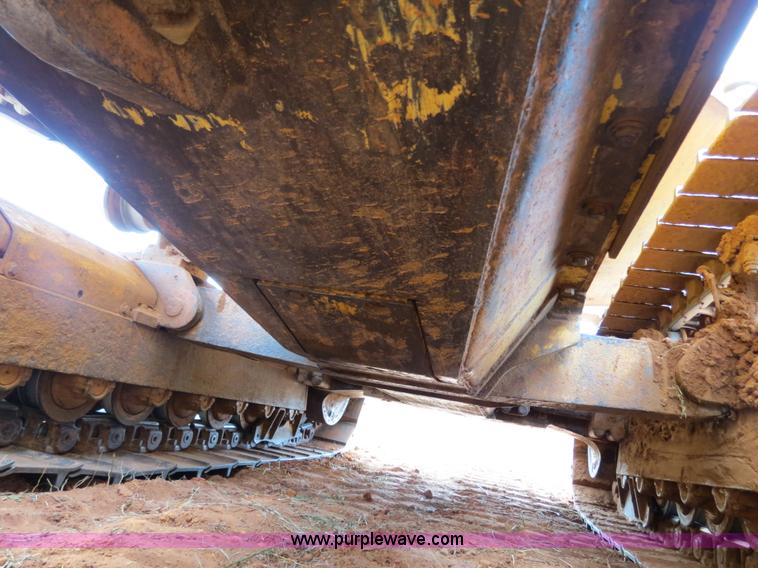 image for item B2474 1999 John Deere 750C LT Series II dozer