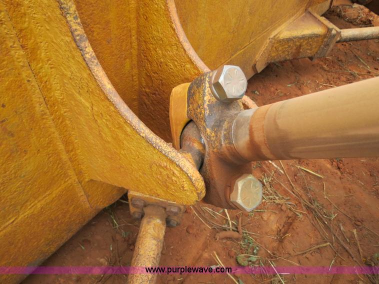 image for item B2474 1999 John Deere 750C LT Series II dozer