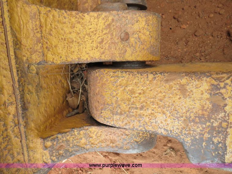 image for item B2474 1999 John Deere 750C LT Series II dozer