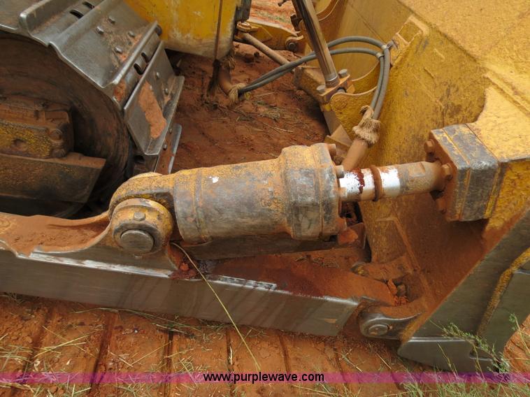 image for item B2474 1999 John Deere 750C LT Series II dozer