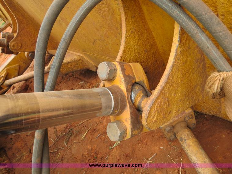 image for item B2474 1999 John Deere 750C LT Series II dozer