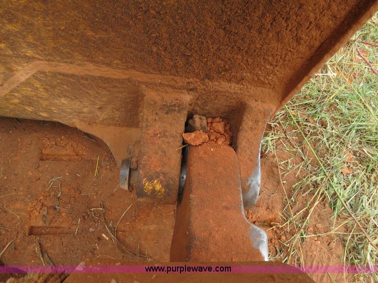 image for item B2474 1999 John Deere 750C LT Series II dozer