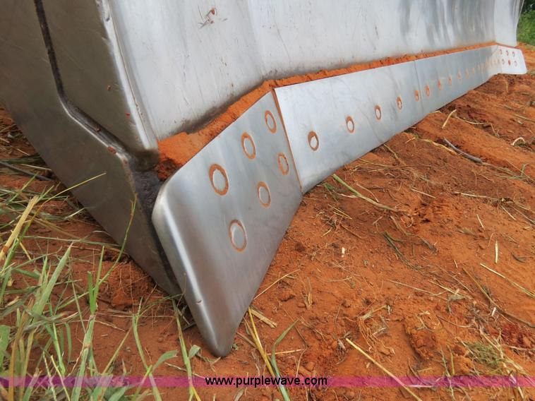 image for item B2474 1999 John Deere 750C LT Series II dozer