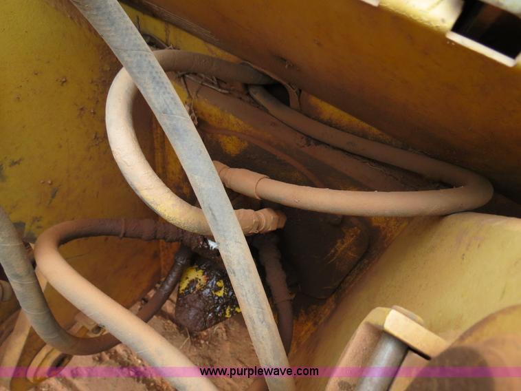 image for item B2474 1999 John Deere 750C LT Series II dozer