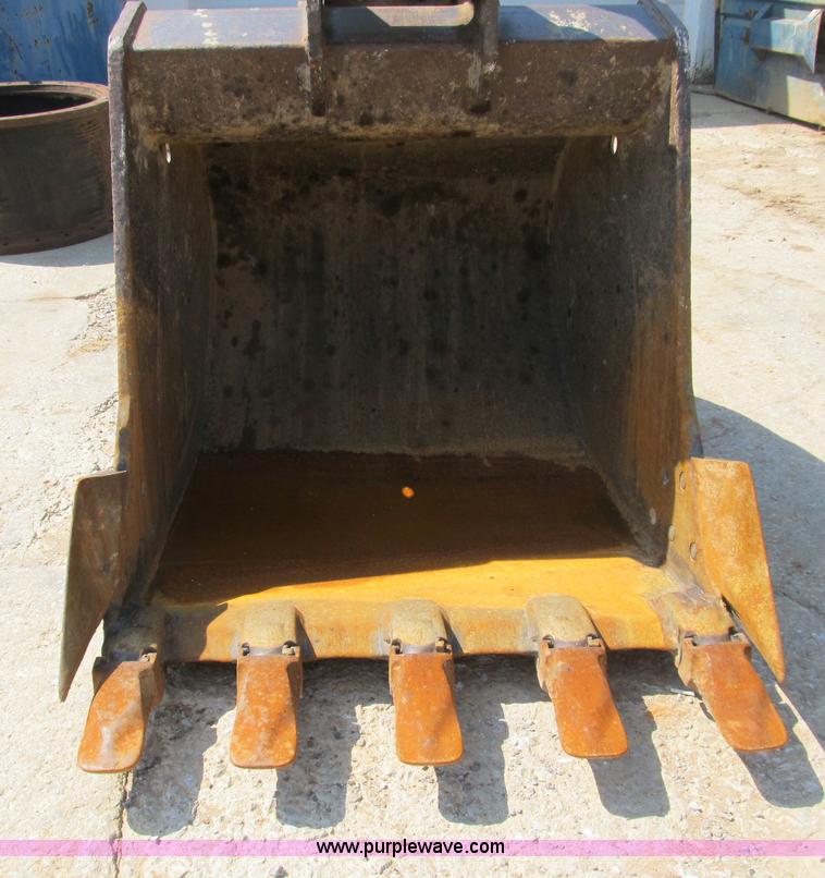 image for item B2849 1996 Komatsu PC220LC-6C excavator