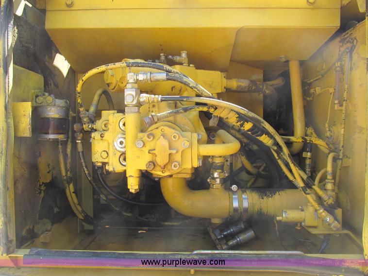 image for item B2849 1996 Komatsu PC220LC-6C excavator