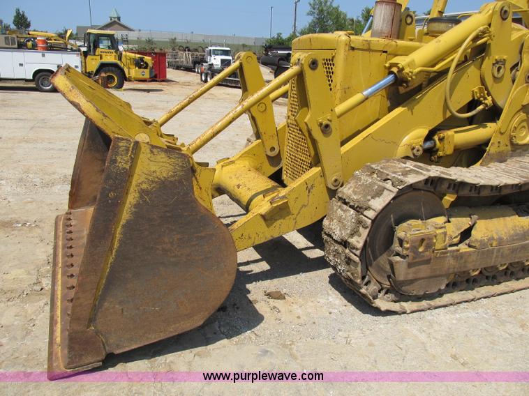 image for item B2850 1976 Caterpillar 955L track loader