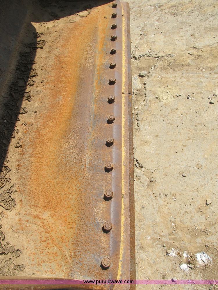 image for item B2850 1976 Caterpillar 955L track loader