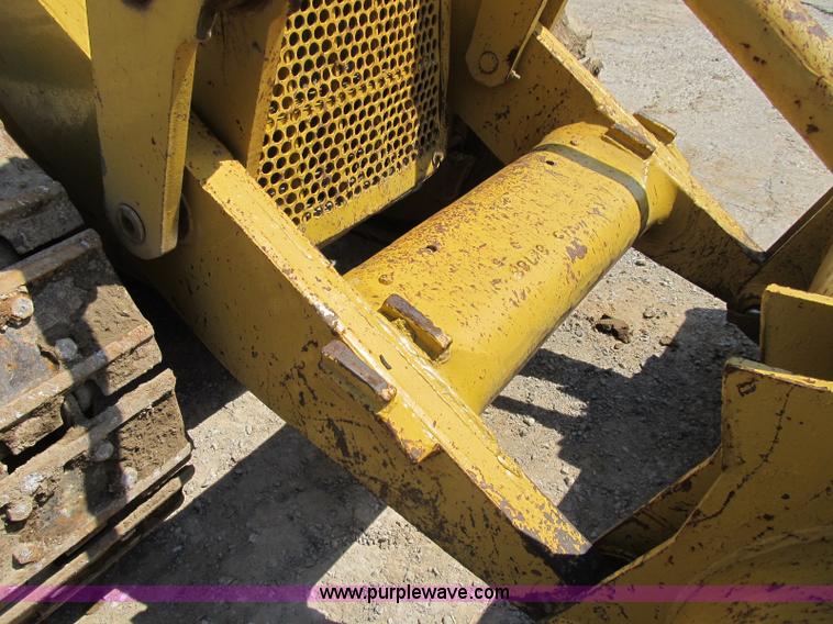 image for item B2850 1976 Caterpillar 955L track loader
