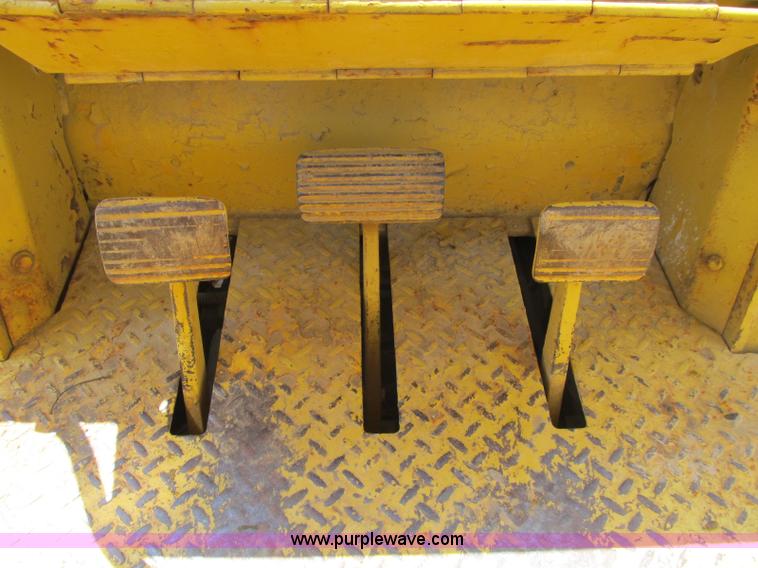 image for item B2850 1976 Caterpillar 955L track loader