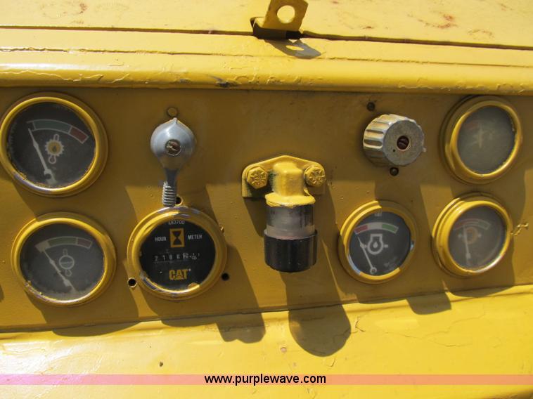 image for item B2850 1976 Caterpillar 955L track loader