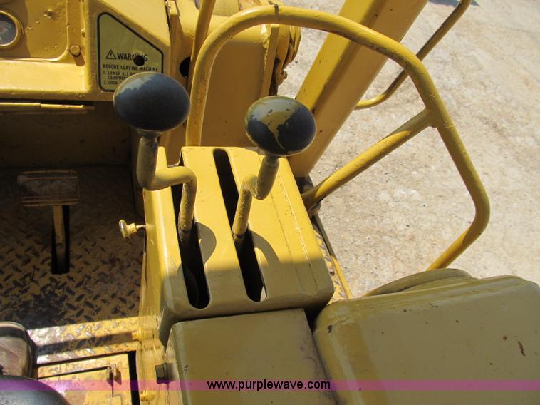 image for item B2850 1976 Caterpillar 955L track loader