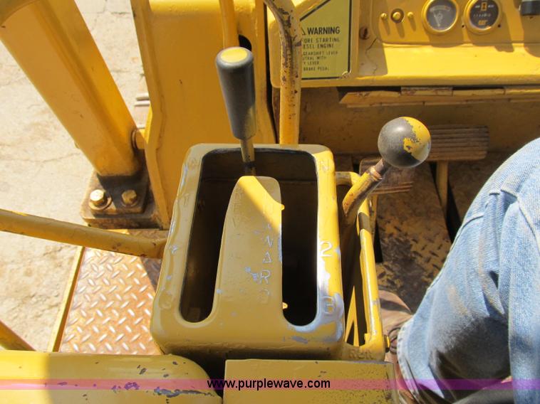 image for item B2850 1976 Caterpillar 955L track loader