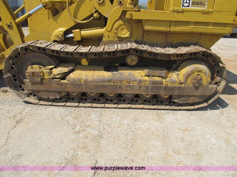 image for item B2850 1976 Caterpillar 955L track loader