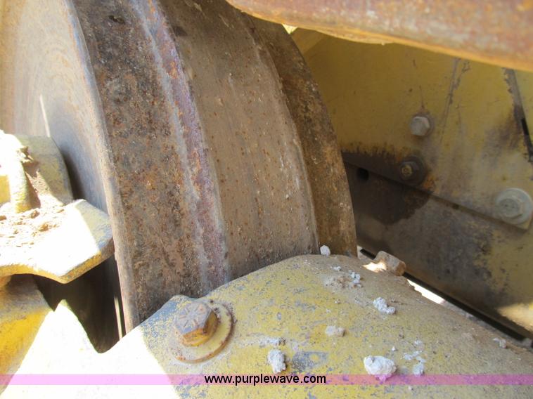 image for item B2850 1976 Caterpillar 955L track loader