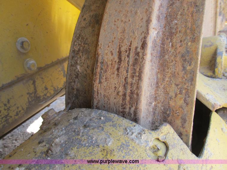 image for item B2850 1976 Caterpillar 955L track loader