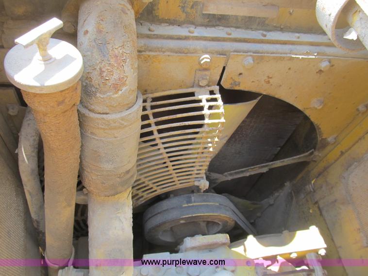 image for item B2850 1976 Caterpillar 955L track loader