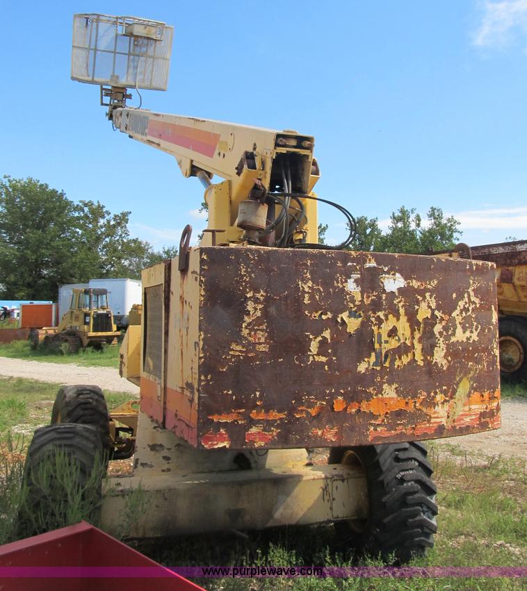 image for item B2858 1991 Condor 68D boom lift