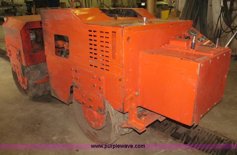 image for item B5211 MultiQuip 36" walk behind vibratory padfoot roller