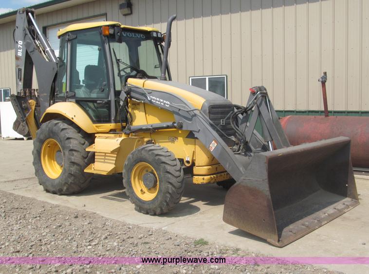 image for item B5212 2003 Volvo BL70 backhoe
