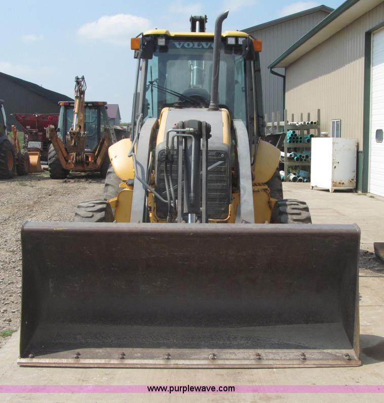 image for item B5212 2003 Volvo BL70 backhoe
