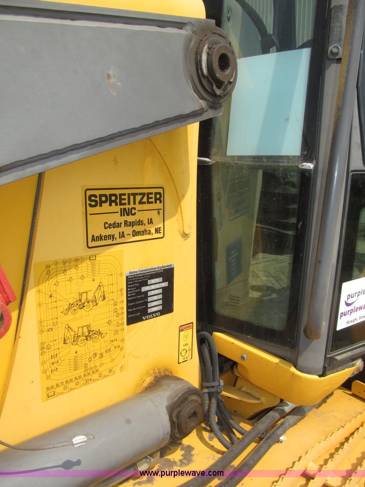 image for item B5212 2003 Volvo BL70 backhoe