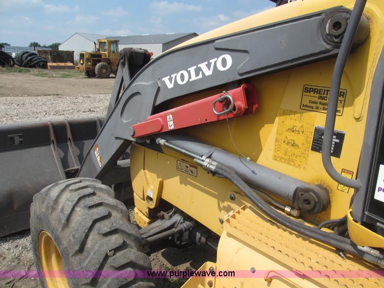 image for item B5212 2003 Volvo BL70 backhoe