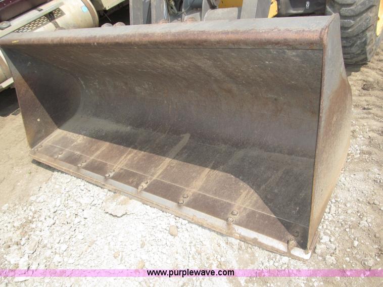 image for item B5212 2003 Volvo BL70 backhoe