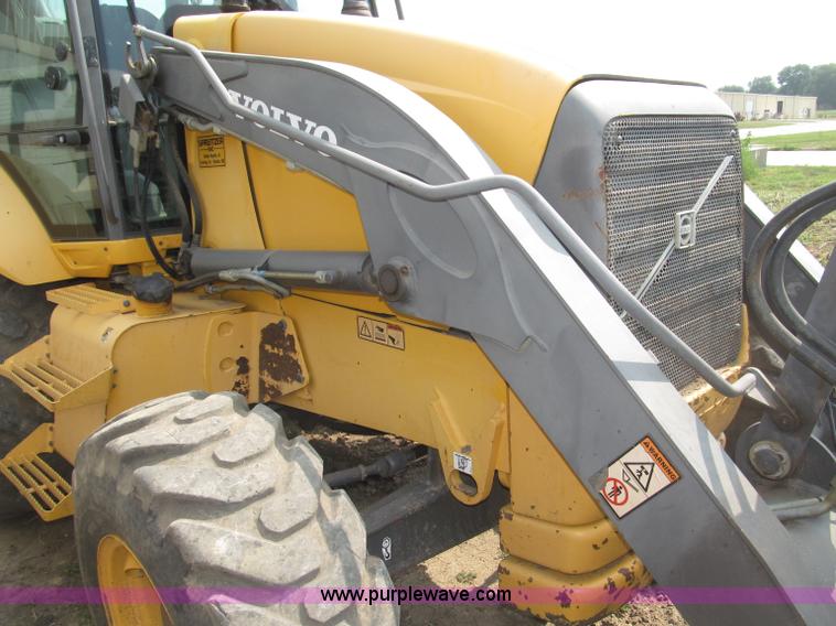 image for item B5212 2003 Volvo BL70 backhoe