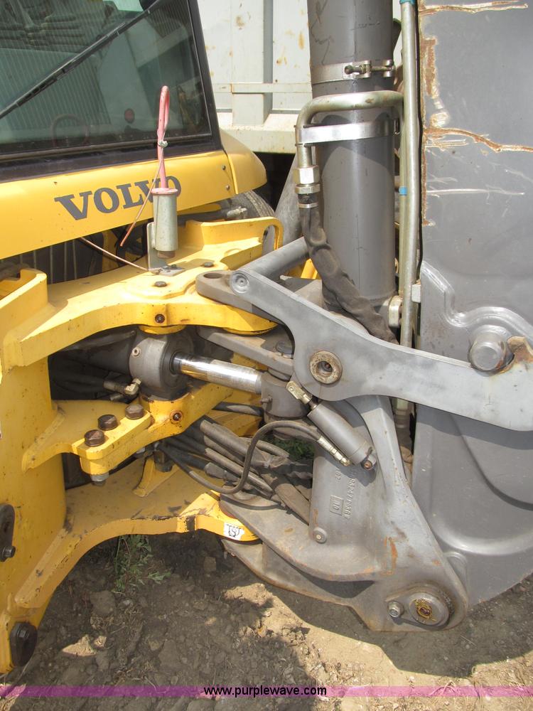 image for item B5212 2003 Volvo BL70 backhoe