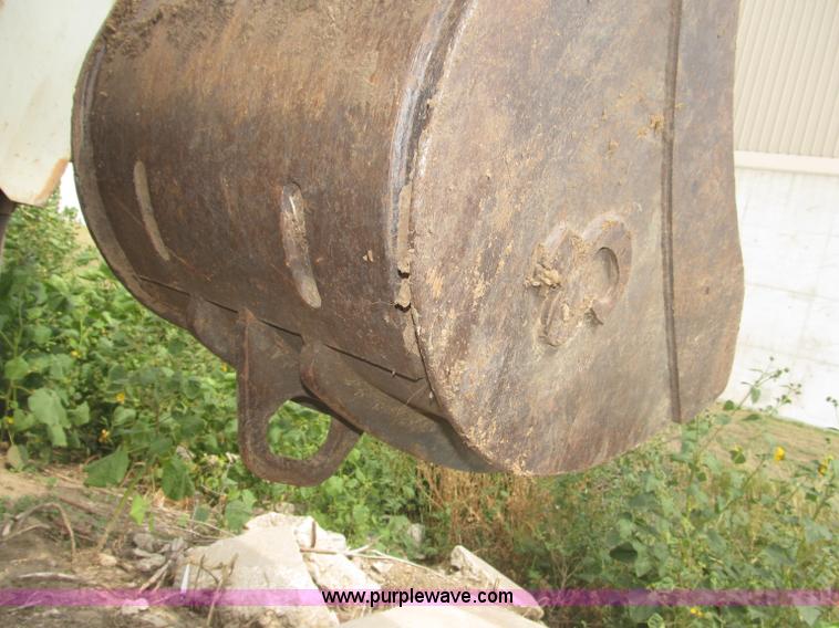 image for item B5212 2003 Volvo BL70 backhoe