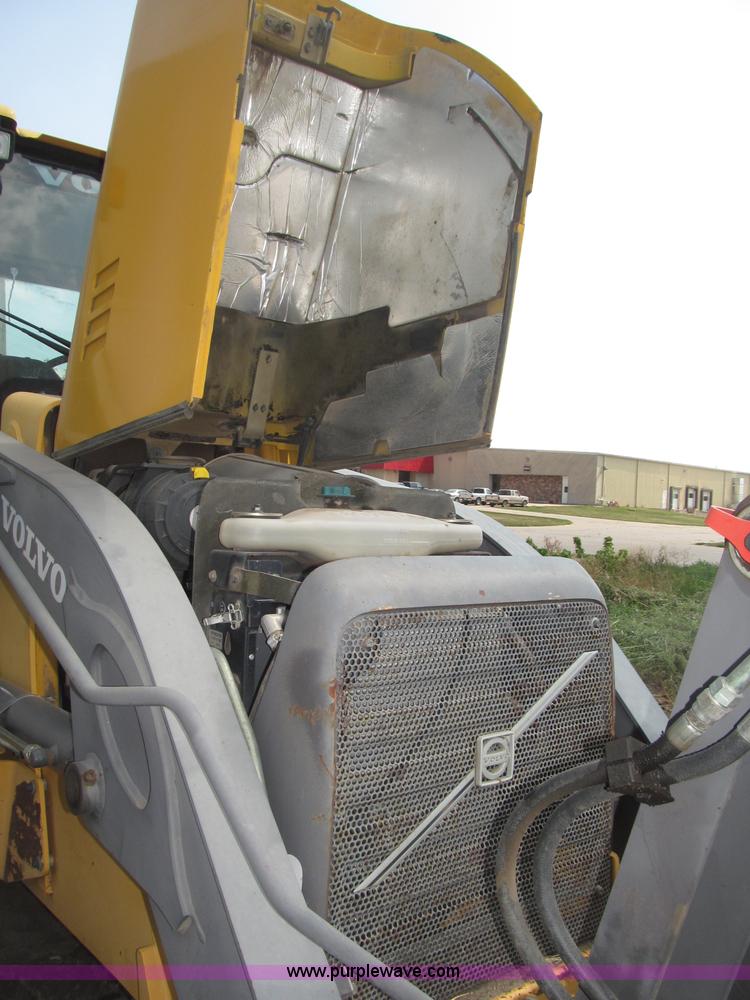 image for item B5212 2003 Volvo BL70 backhoe